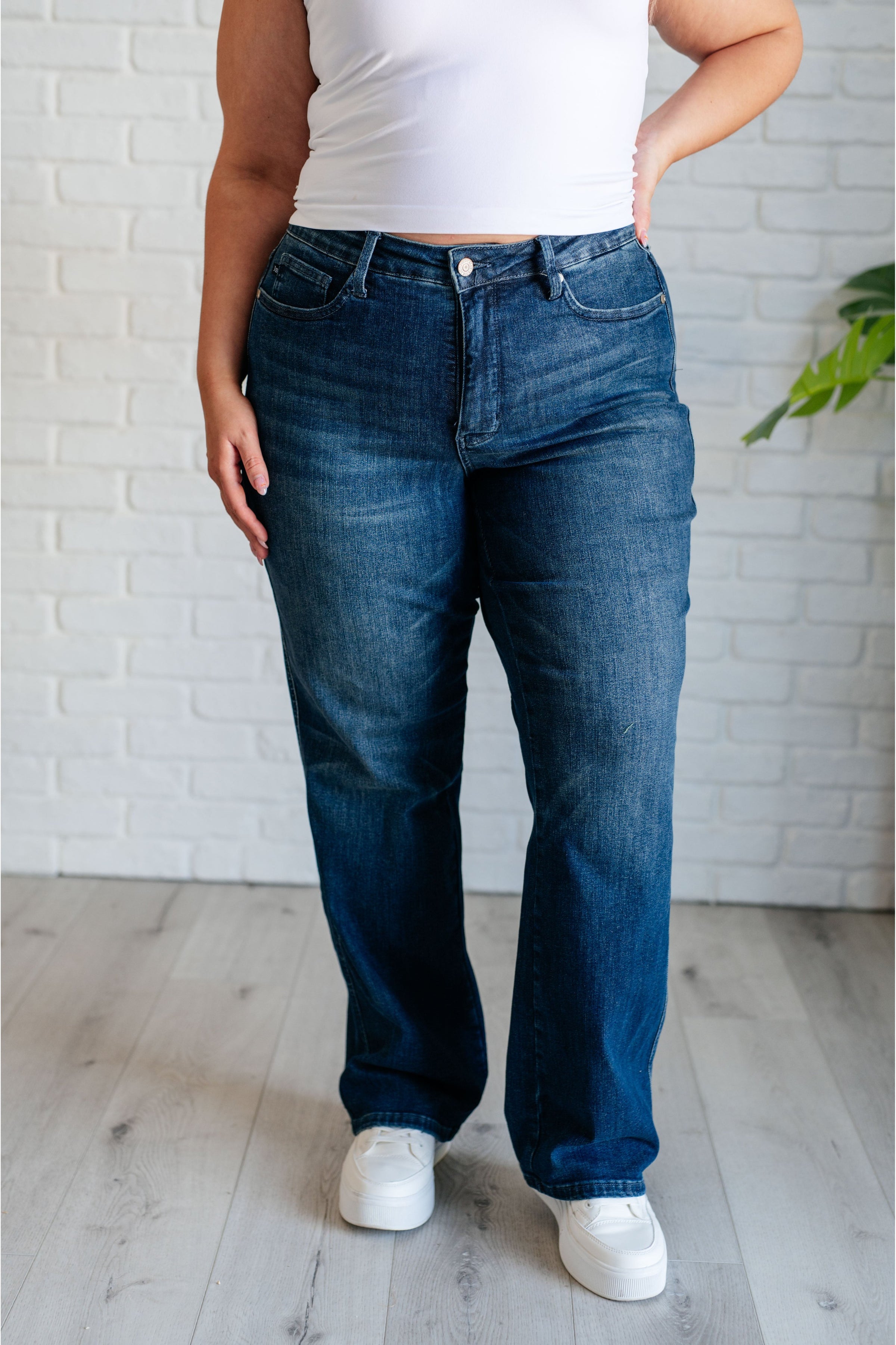 Muriel Mid Rise Control Classic Straight Jeans