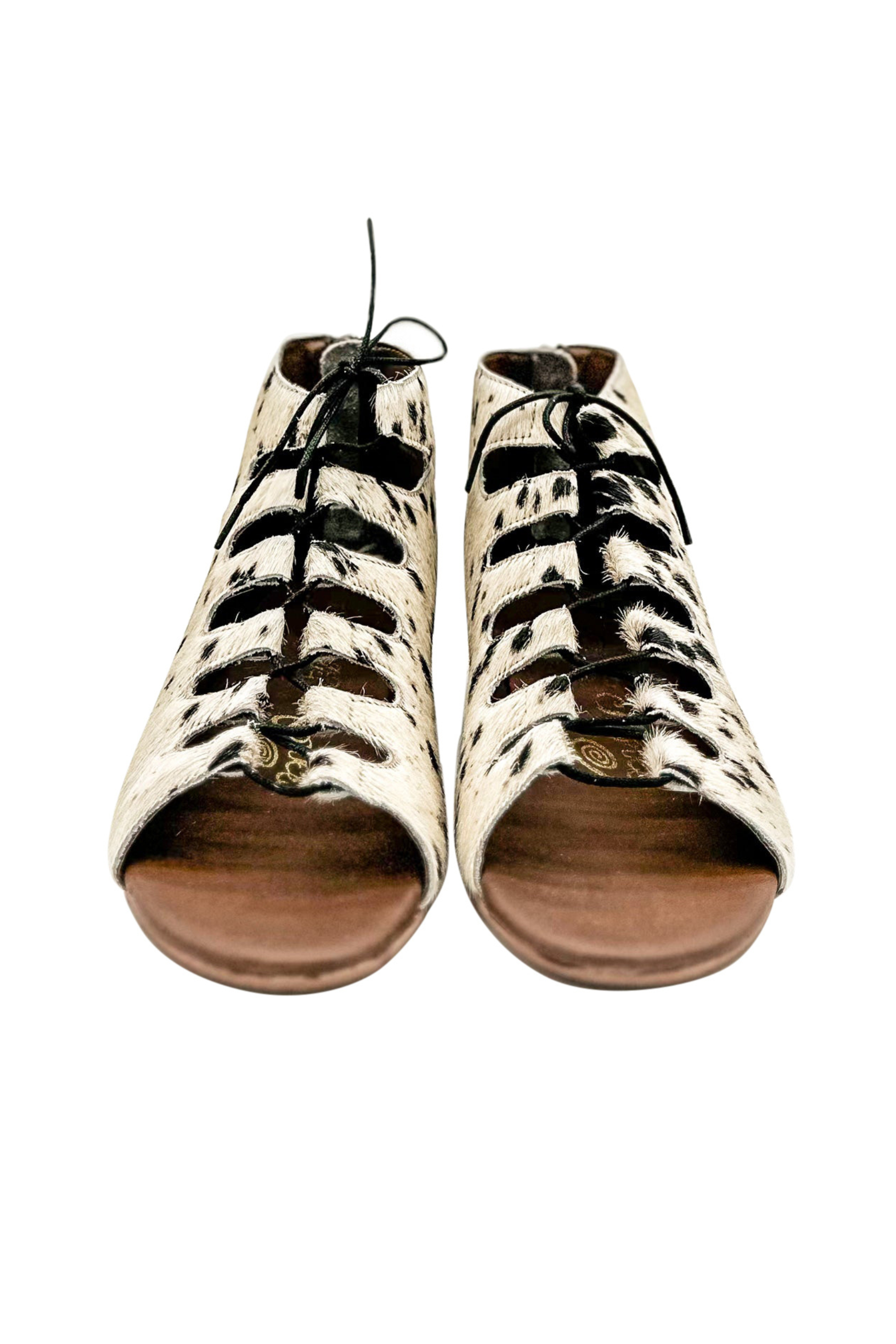 Nola Sandals in Black and White