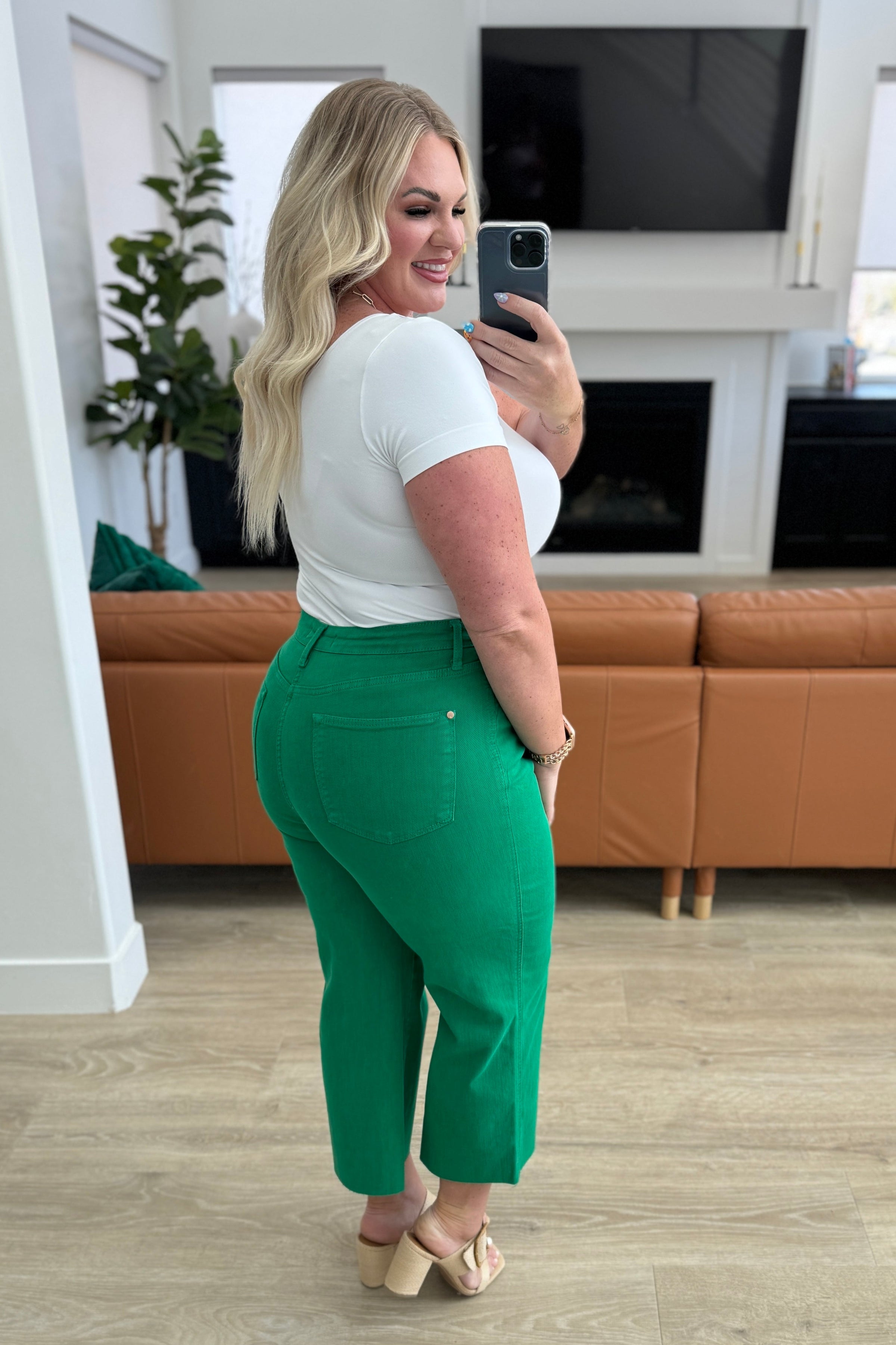 Lisa High Rise Tummy Control Wide Leg Crop Jeans in Kelly Green