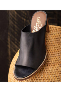 Hallie Heeled Sandal in Black