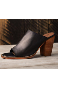 Hallie Heeled Sandal in Black