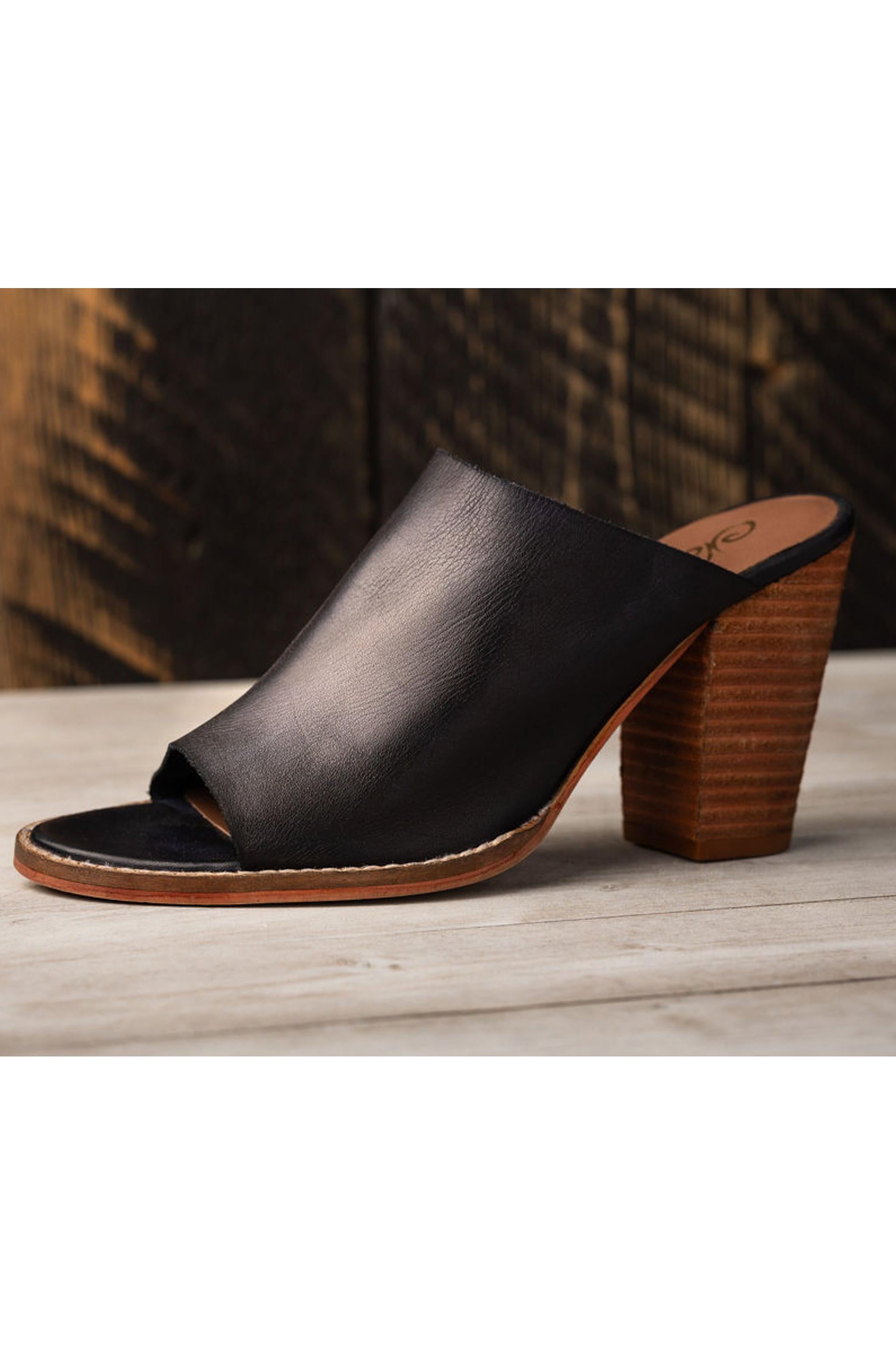 Hallie Heeled Sandal in Black
