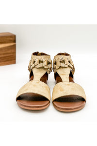 Loop D Loop Sandals in White